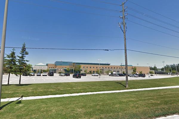 Trường Trung Học St. Joan of Arc Catholic High School – Maple, Ontario, Canada